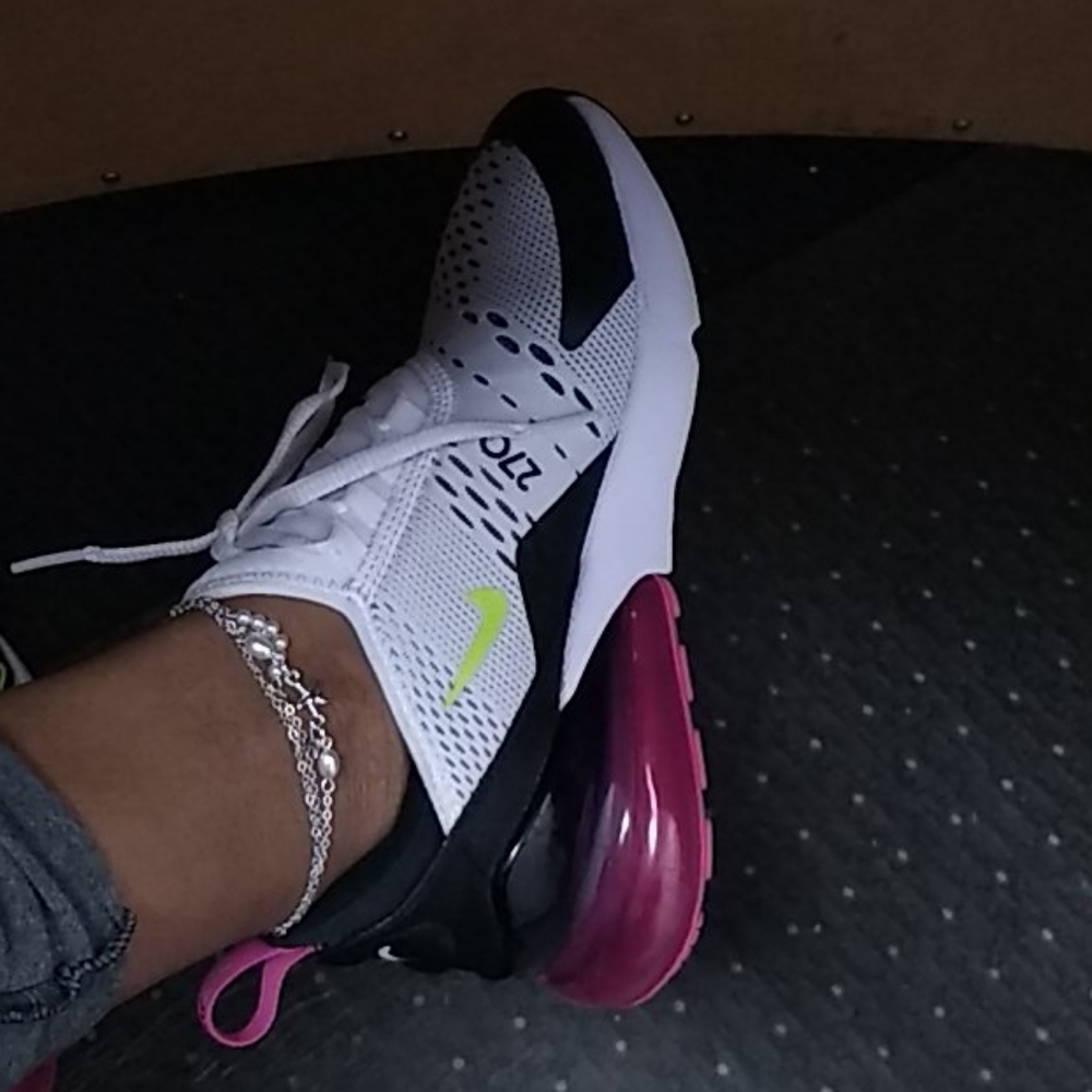 Nike 270